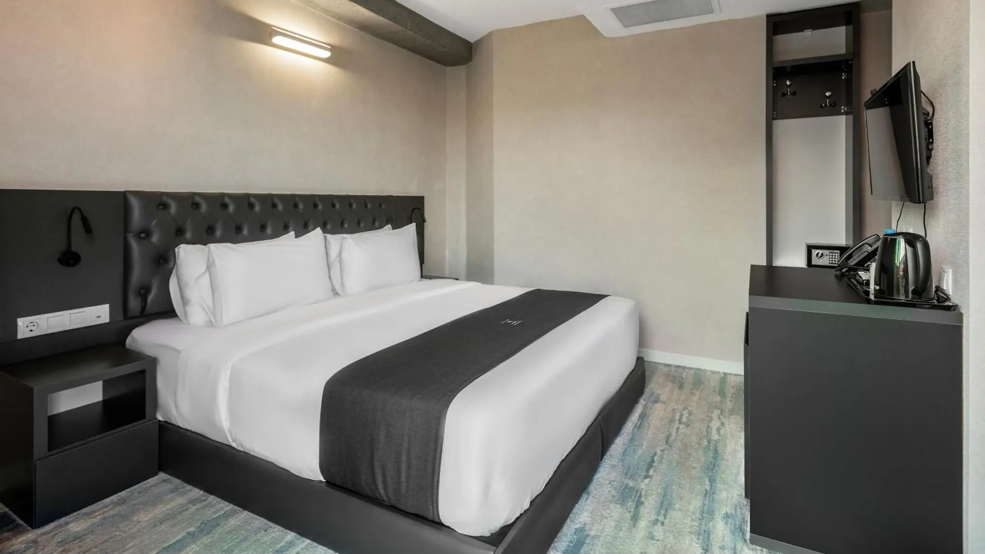 Hotel M E T 트빌리시