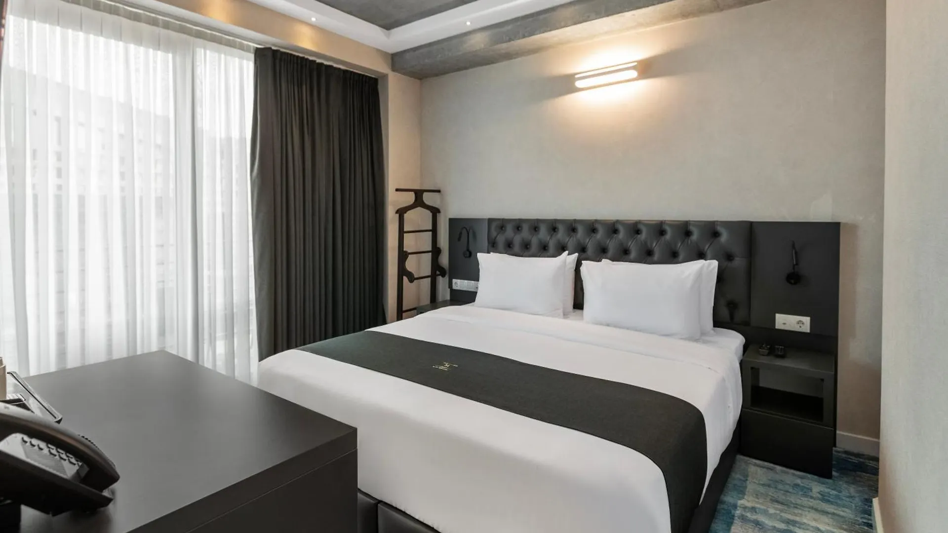 Hotel M E T 트빌리시